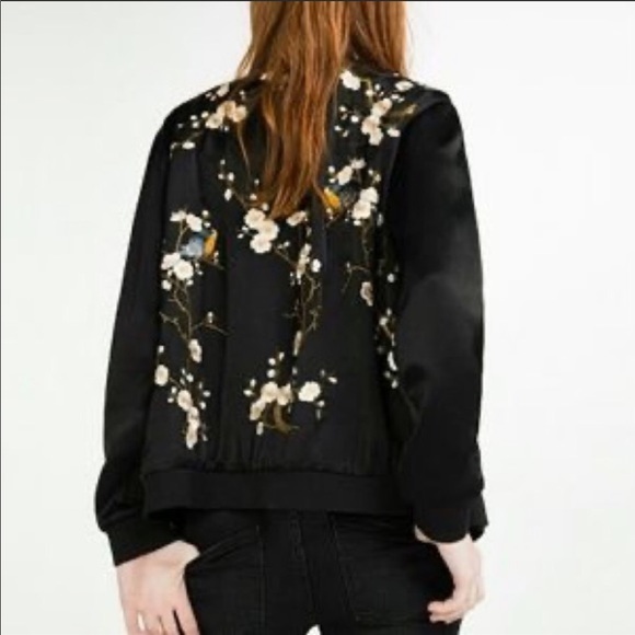 Zara women embroidered bomber jacket - Picture 2 of 9